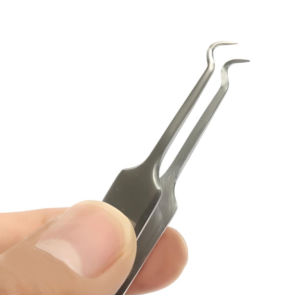 Blackhead Removal Tweezers - Curved Claw – Professional Precision for Clearer Skin & FREE POSTAGE